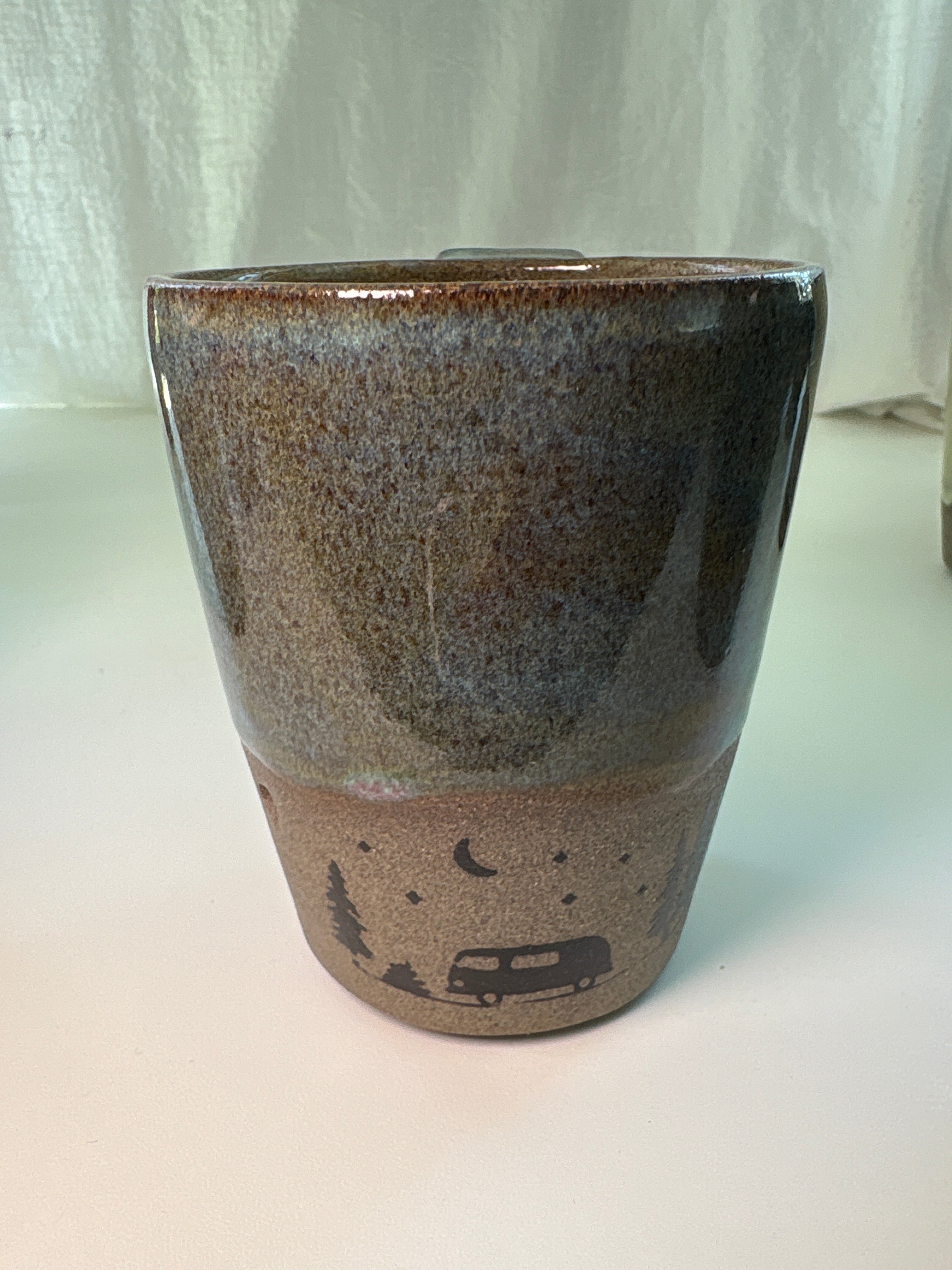 Handgemachter Keramikbecher mit Van 360-400 ml